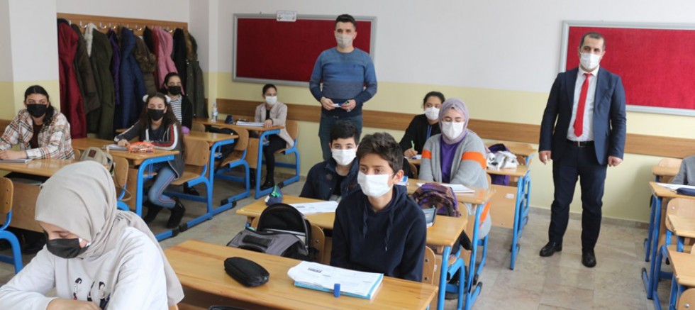 İLÇE MİLLİ EĞİTİM MÜDÜRÜ TUNÇEL, DYK KURSLARINI ZİYARET ETTİ
