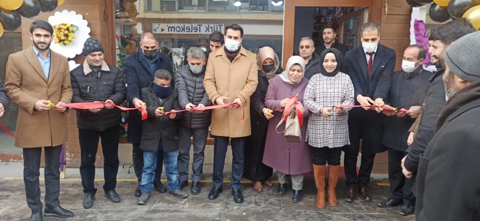 BULANIK’TA ELVİN ÇİÇEKÇİLİK AÇILDI