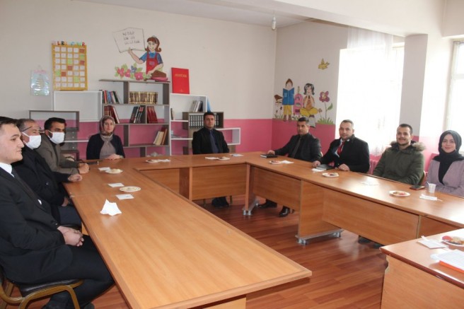 MÜDÜR TUNÇEL, OKUL MÜDRÜLERİYLE BÖLGESEL TOPLANTI YAPTI