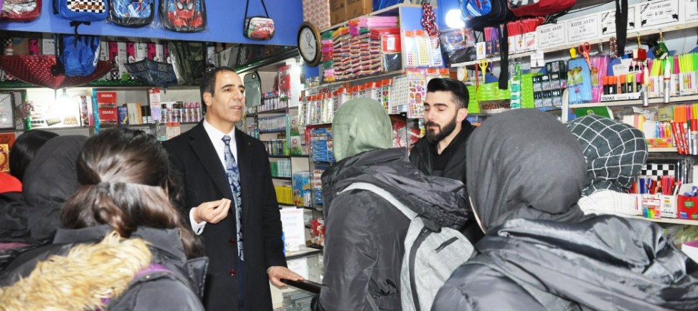 AK Parti Belediye Başkan Adayı Yakup Kaya, Seçim Çalışmaları Kapsamında Esnafı Ziyaret Etti