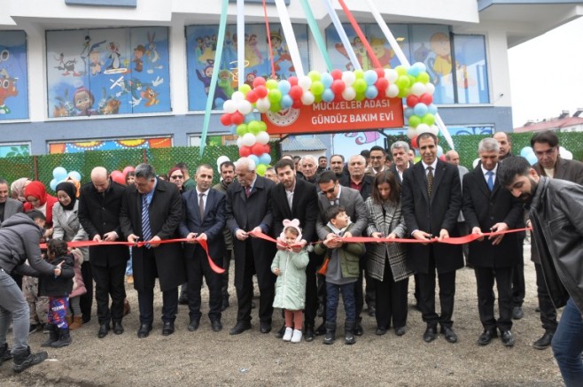 Bulanık’ta Çocuk Kreşi ve Gündüz Bakımevi açıldı
