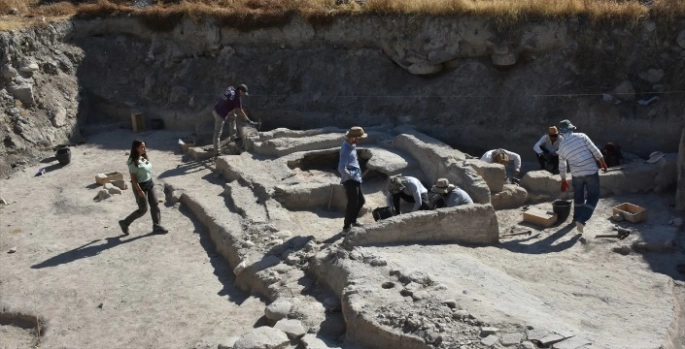 Arslantepe Höyüğü'nde 7 bin yıllık hayvan figürlü mühürler bulundu