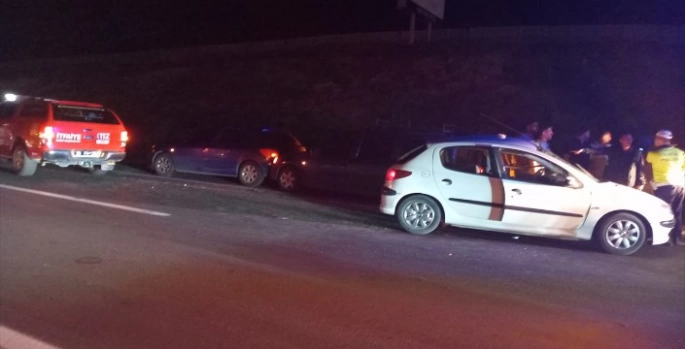 Erzurum'da 5 aracın karıştığı kazada 8 kişi yaralandı