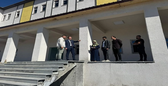 Bulanık Kaymakamı Koşansu, Aile Sağlığı Merkezi İnşaatında İncelemelerde bulundu
