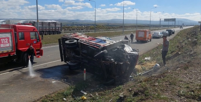 Kars'ta zincirleme trafik kazasında 4 kişi yaralandı