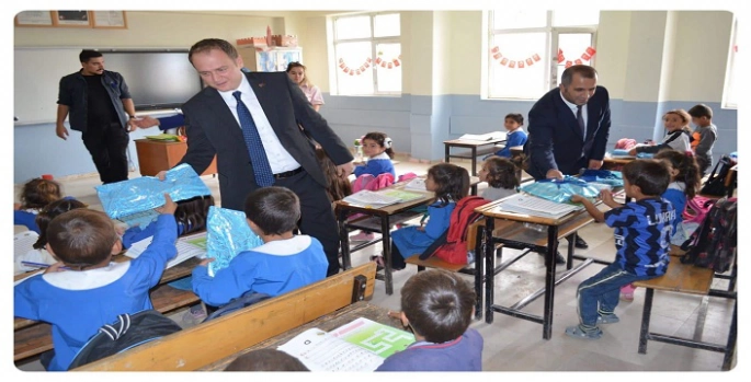 Kaymakam Koşansu, köy okullarını ziyaret etti