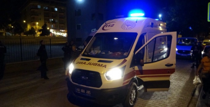 Komşuların bıçaklı kavgası kanlı bitti