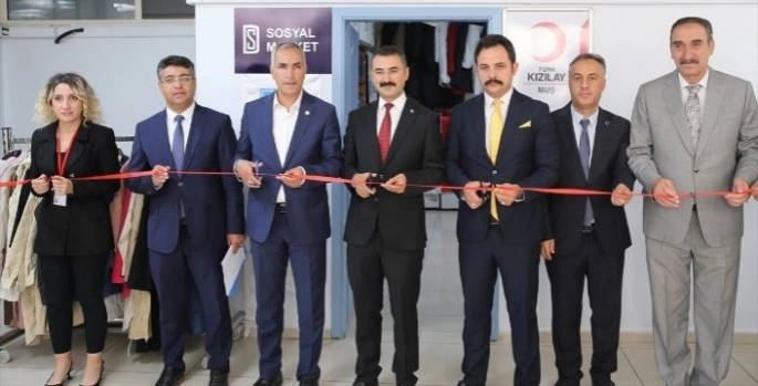 Muş'ta denetimli serbestlik tedbiri devam eden hükümlüler ve aileleri için sosyal market açıldı