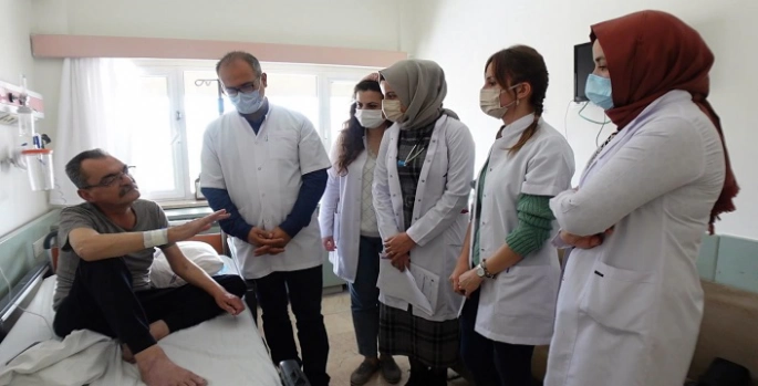 ‘İltihaplı eklem romatizması tedavi edilmezse ileri derecede eklem sıkıntılarına neden olur’