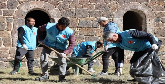 Müftülük personelinde Aziziye 3 Tabya’sında temizlik