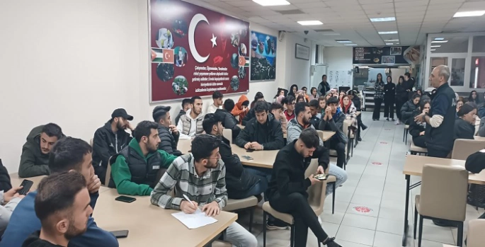 Adilcevaz'da yurtta afet farkındalık eğitimi ve tahliye-yangın tatbikatı