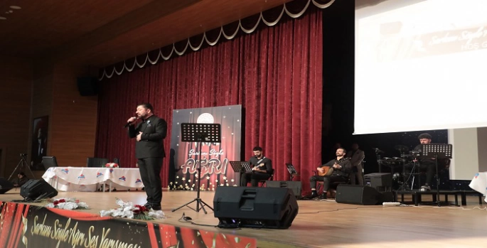 Ağrı'da birbirinden güzel sesler sahnede yarıştı
