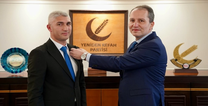 AK Partili Bulanık Eski İlçe Başkanı Yeniden Refah Partisi'ne Geçti