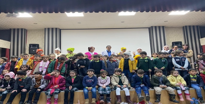 Bingöl'de 750 öğrenci tiyatro ile buluştu