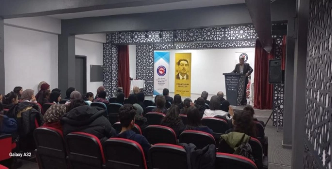Eleşkirt'te lise öğrencilerine kitap okumanın önemi konulu program düzenledi