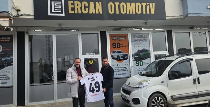 İş İnsanı Ercan Bingöl’e forma hediye edildi