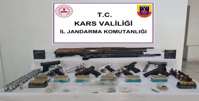 Kars’ta Jandarma’dan silah ve uyuşturucu operasyonu