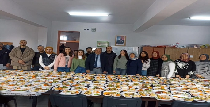 Muradiye'de meyve şenliği renkli görüntülere sahne oldu