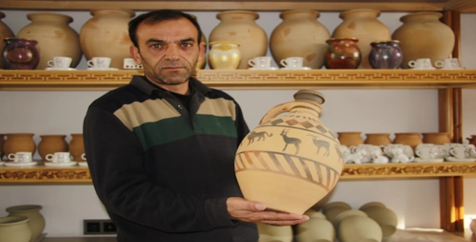 Van’ın son çömlek ustası mesleğini yaşatıyor
