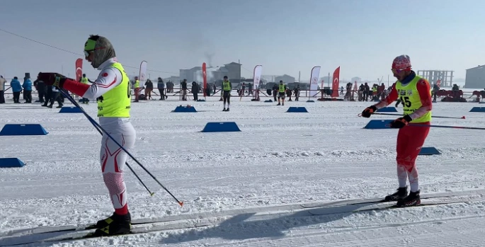 Yüksekova’da 'Kayaklı Koşu 1. Etap Yarışması' başladı