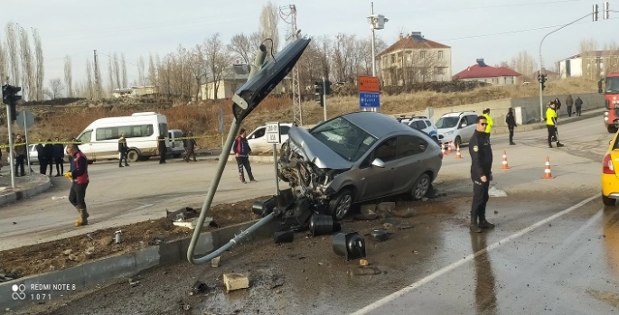 Son Dakika: Malazgirt’te korkutan kaza! Yaralılar var