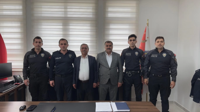 Bulanıklı vatandaştan kendisini hastaneye yetiştiren polislere teşekkür ziyareti