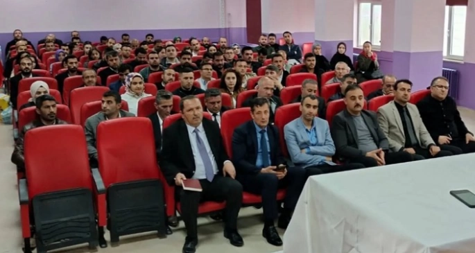 Bulanık’ta Okul Müdürleri Aylık Değerlendirme Toplantısı Yapıldı