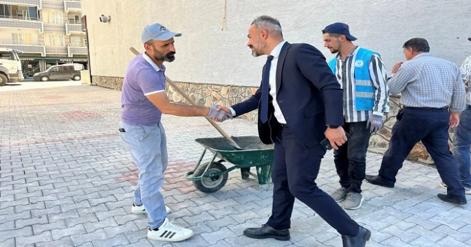 Muş Belediyesi’nden Şehir Genelinde Kaldırım Atağı