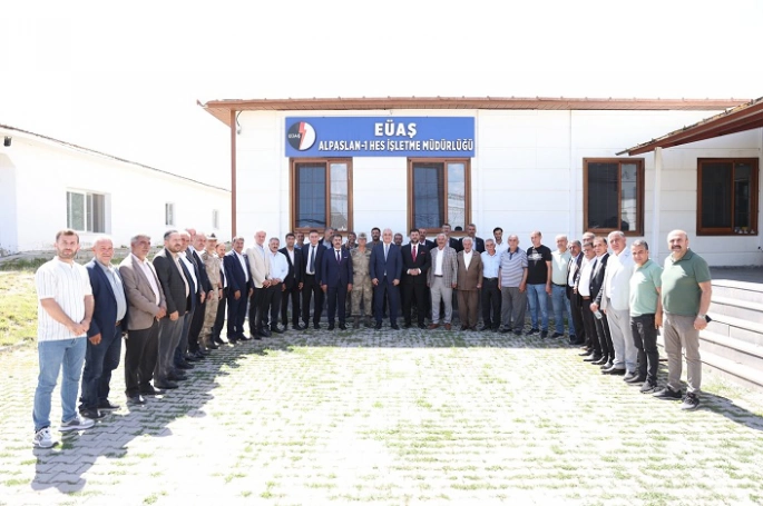 Muş’un Köyleri İçin Birlik Mesajı: Vali Çakır Muhtarlarla Bir Araya Geldi