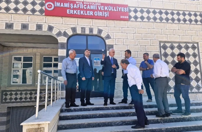 Muş Valisi Avni Çakır İmami Şafii Camii’nde incelemelerde bulundu