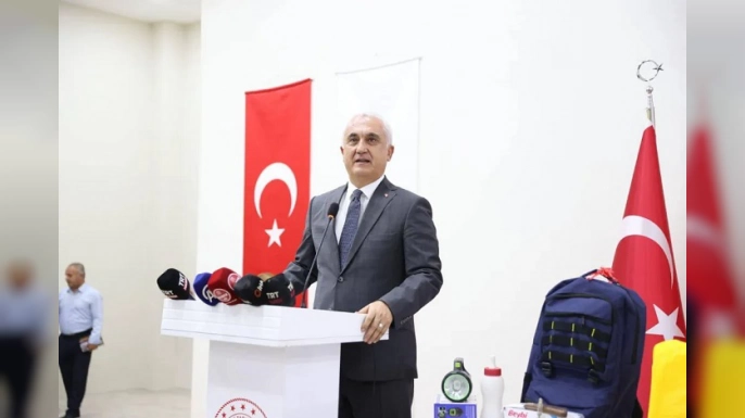 Muş’ta Sürü Yöneticilerine Donanımlı Ekipman Desteği