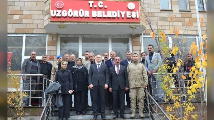 Kaymakam Koşansu, Uzgörür Belde Belediyesini Ziyaret Etti