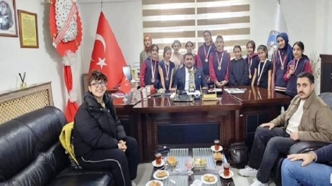 Sarıpınarlı Yıldız Kızlardan Gururlandıran Başarı!