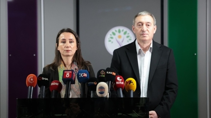 Bakırhan ve Hatimoğulları’ndan Diyarbakır'da yerel yönetimler toplantısı
