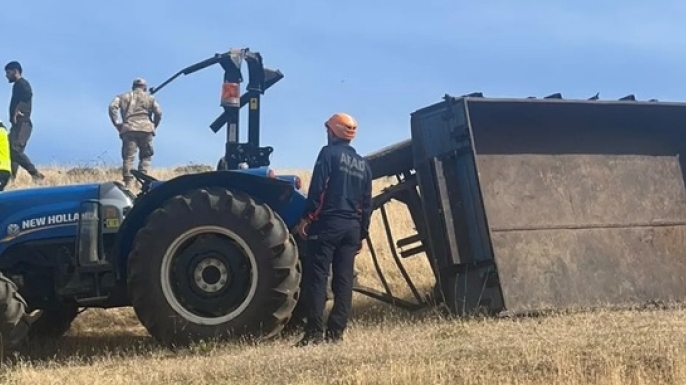 Muş’ta traktör devrildi: 1 ağır yaralı