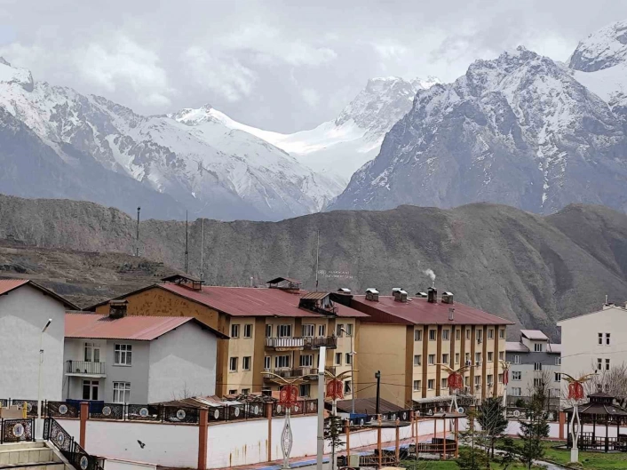 Hakkari'de mart ayında kar sürprizi