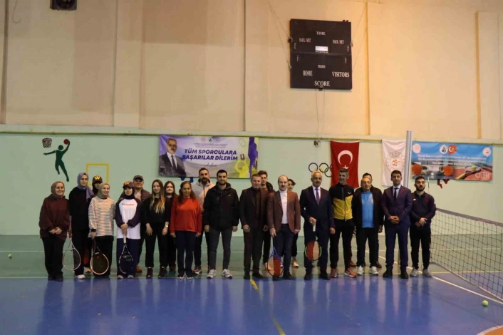 Oltuda tenis turnuvası