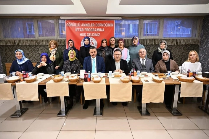 Vali Çiftçi, Gönüllü Anneler Derneği iftarına katıldı