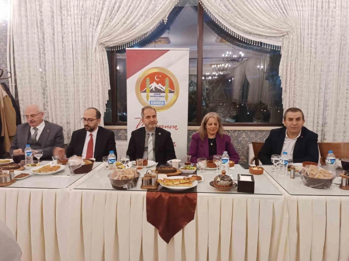 Yeni Medya Derneğinin iftar buluşması