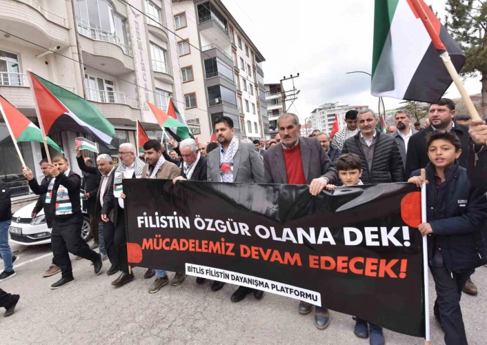 Ahlat'ta Gazze'ye destek yürüyüşü düzenlendi