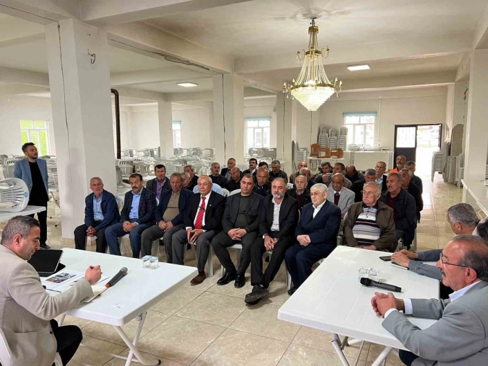 Akçadağ'da Başkan Ulutaş'ın vatandaşla buluşmaları devam ediyor