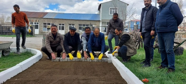 Arpaçay'da yol yapım çalışmaları başladı
