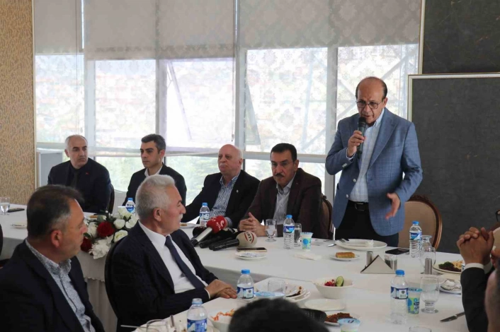 Başkan Geçit: ''Çiftçimizin yanındayız, süreci yakından takip ediyoruz''