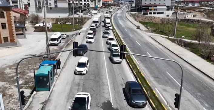 Bitlis'te 'Yaşama yol ver fermuar sistemi' tatbikatı yapıldı