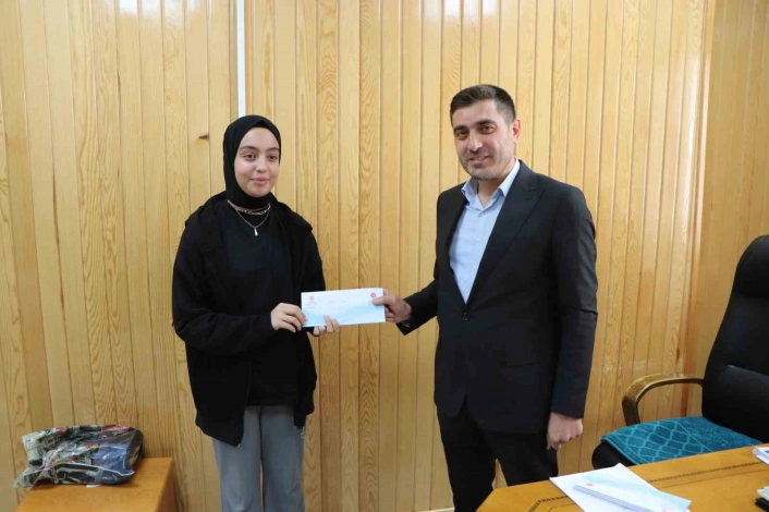 Elazığ'da dereceye giren öğrencilere ödül