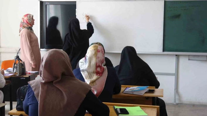Elazığ'da okuma yazma seferberliği sürüyor