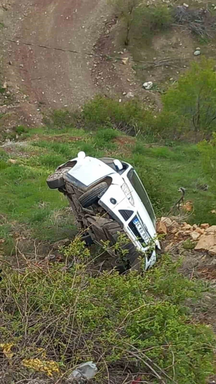 Elazığ'da otomobil yan yattı: 1 yaralı