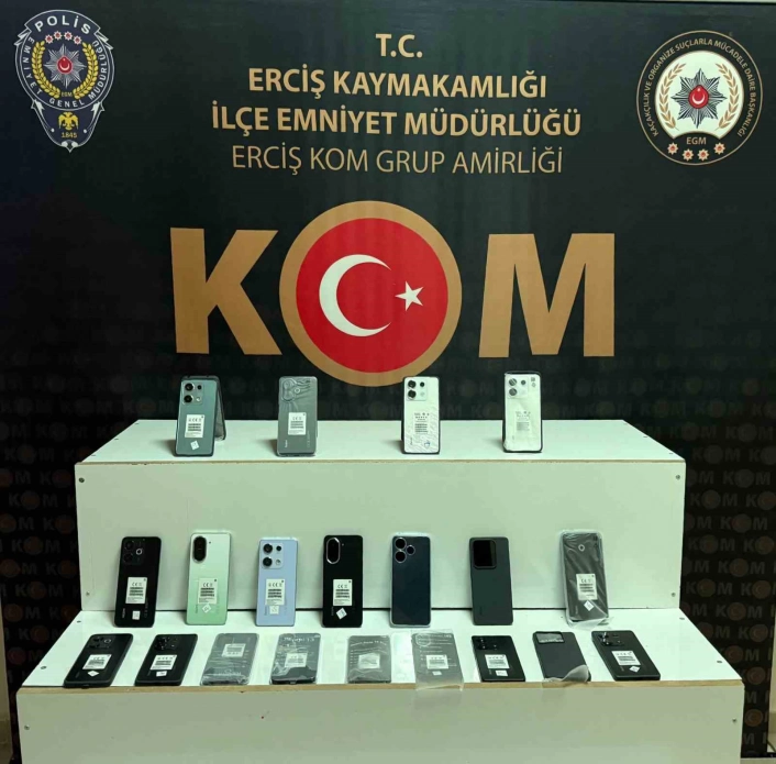 Erciş'te kaçakçılık operasyonu