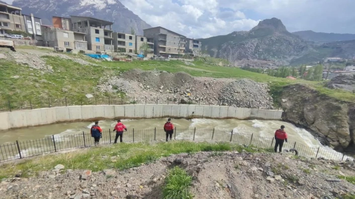 Hakkari'de 21 gündür kayıp kadını arama çalışmaları sürüyor