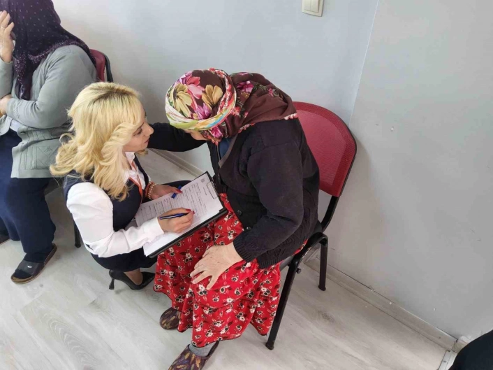 Kars'ta Açık Kapıdan huzur evine ziyaret